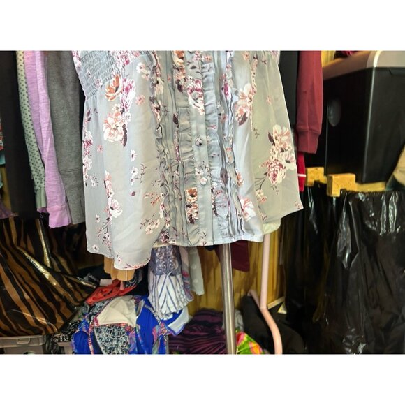 Torrid Top Plus Sz 1 (1X) Short Sleeve Button Down Semi-Sheer Gray Floral Ruffle - Picture 2 of 9
